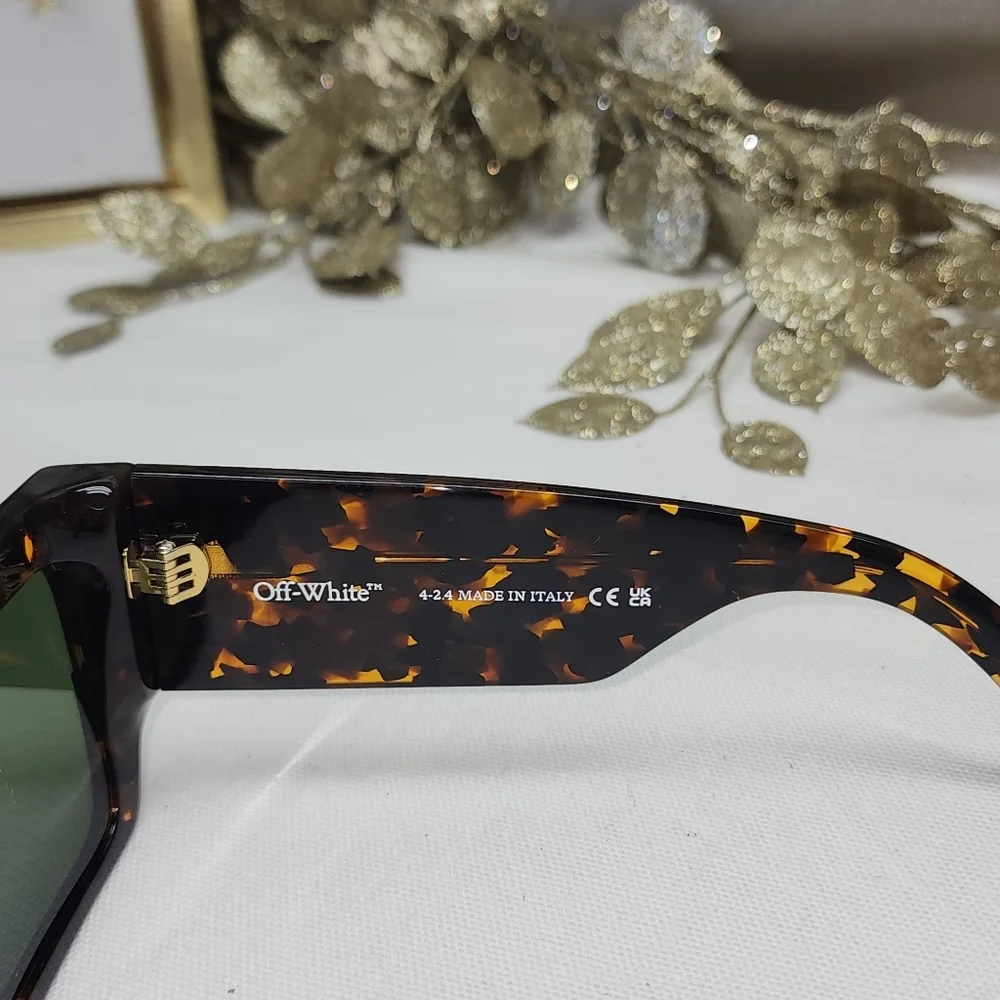 NWOT Authentic OFF-WHITE OERI148 DOVERHavana Squared Sunglasses With Carry Case